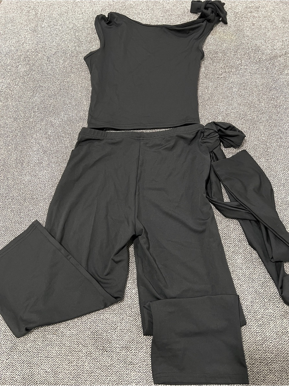 Women’s 2-Piece Black Activewear with Tie Detail